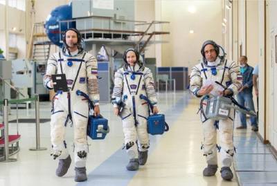 В Роскосмосе назвали сроки реабилитации «киноэкипажа» после возвращения с МКС