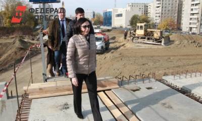 Мэр Котова проинспектировала ремонт моста в центре Челябинска