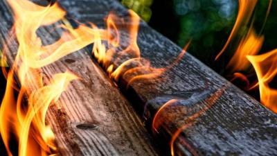 Смертельный пожар разгорелся в Бугульме из-за курящей в постели пенсионерки