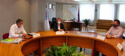 Мэр Петрозаводска об афишных тумбах: Надо постараться, чтобы не вышло культурное бескультурье