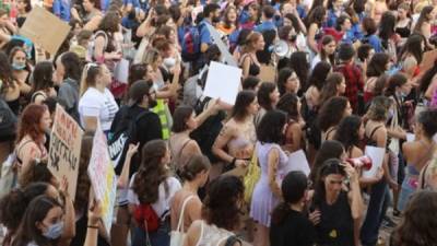 Тель-Авив прошëлся «Маршем шлюх»: «Молчание — не знак согласия»