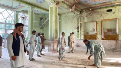 В Кандагаре при взрыве в мечети погибли более 30 человек, более 70 ранены