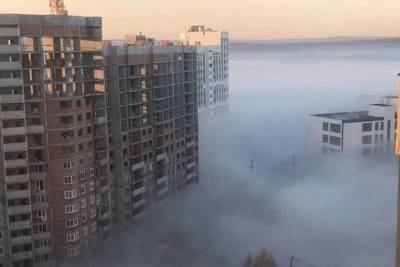 Режим ЧС введен в районе тления торфяника в Екатеринбурге