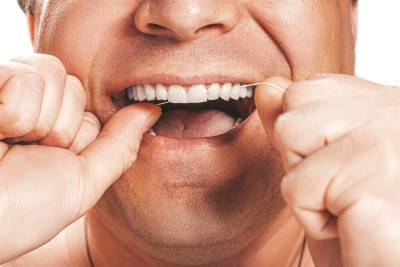 Зубная нить: почему некоторые медики считают её вредной - Русская семеркаРусская семерка