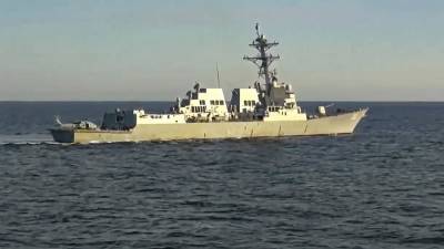 Эсминец ВМС США пытался пересечь границу с Россией