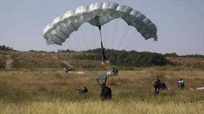 «Бесценный опыт»: как новейшие тренажёры влияют на парашютную подготовку российских десантников