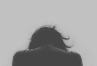 Психотерапевт перечислила признаки постковидной депрессии
