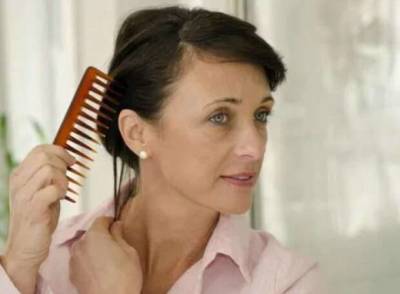 Пять малоизвестных причин увеличивают выпадение волос у женщин – эксперт