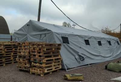 Волонтеры открыли сезон обогреваемых палаток для бездомных Петербурга