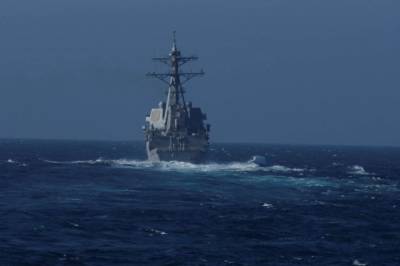 Контр-адмирал назвал провокацией попытку эсминца США нарушить границу РФ