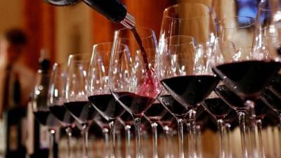 Врач Клонер: связь между красным вином и снижением давления не доказана в полной мере