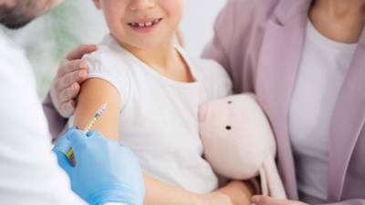 Гинцбург раскрыл возможное название вакцины от коронавируса для детей