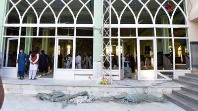 Число погибших при взрыве в афганской мечети выросло до 63