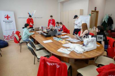 Волонтеры Татарстана начали помогать пожилым оформлять QR-коды