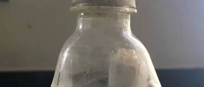 Мужчина получил брошенное им самим в море 24 года назад послание в бутылке
