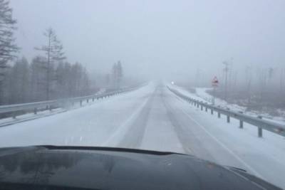 Обильный снегопад осложнил движение в Читинском и Карымском районах