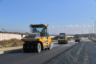 Радаев остался недоволен темпами ремонта дорог в Саратове