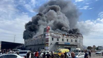 Крупный пожар в торговом центре в округе Ха-Шарон