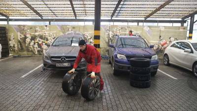 Автомобилистам Москвы посоветовали менять резину в ближайшие дни