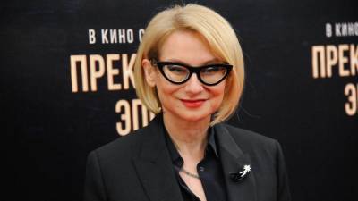Эвелина Хромченко составила топ худшей верхней одежды для женщин старше 50 лет