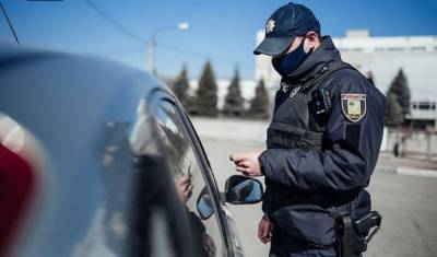 Українським водіям назвали 5 головних помилок при розмові з інспектором поліції