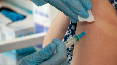 В МОЗ озвучили данные по вакцинации медиков и педагогов в Украине