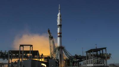 Первый в мире российский «киноэкипаж» вернулся из космоса на Землю