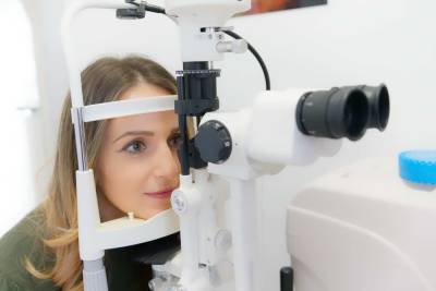 Офтальмолог Лонгхерст перечислил семь признаков потери зрения