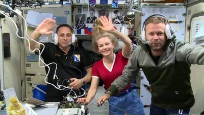 Видеофакт. Белорус Олег Новицкий вместе с первым в мире киноэкипажем вернулся из космоса на Землю