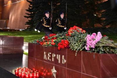 В Керчи открыли мемориал в память о жертвах трагедии в колледже