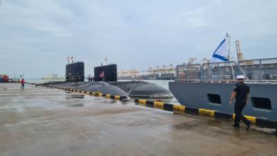Корвет и подлодки ВМФ России зашли в Шри-Ланку