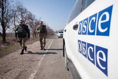 Миссия ОБСЕ в Донбассе приостановила работу