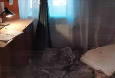 На Васильевском острове обвалился потолок одной из квартир