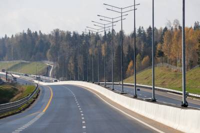 Около 300 километров дорог построят в Москве до конца 2023 года