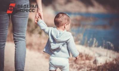 Россияне с детьми будут получать по 2500 рублей в день на больничном