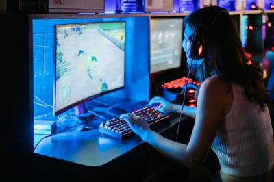 Российские киберспортсмены впервые выиграли чемпионат мира по Dota 2