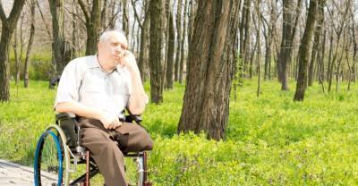 Пенсионеры-инвалиды могут получить выплату в 10 тысяч рублей