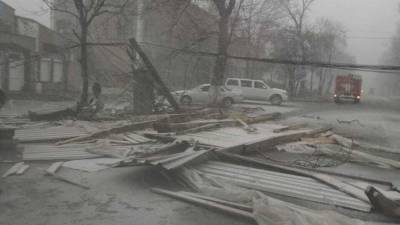 Семьям погибших при обрушении крыши сахалинцев выплатят по 500 тыс. руб
