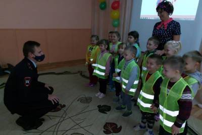 В детских садах Воронежской области проходят уроки Правила дорожного движения