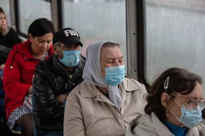 В Челябинске в транспорте и крупных ТРК за отсутствие маски оштрафовали более 300 человек