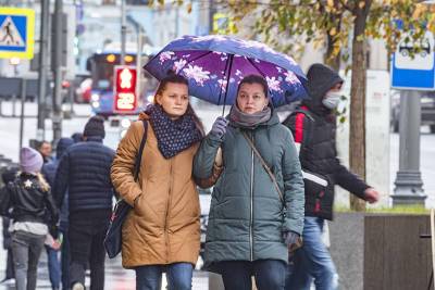 Москвичей предупредили о дождях в понедельник