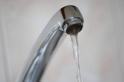 Жители Сестрорецка третьи сутки не могут получить воду из-за коммунальной аварии