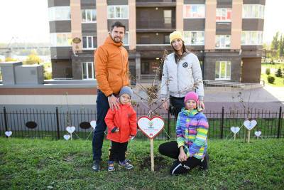 В День древонасаждения в микрорайоне «Красный Аксай» посадили 235 деревьев