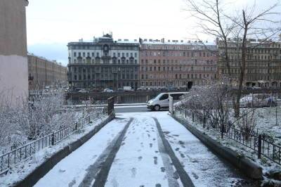 В ночь на вторник петербуржцам обещают мокрый снег
