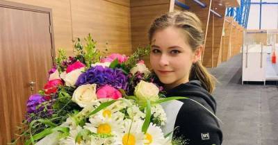 Подросла! Олимпийская чемпионка Липницкая выложила редкие кадры годовалой дочери