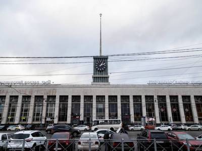 В Петербурге изменили режим работы станции метро «Площадь Ленина»