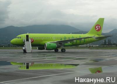 Самолет S7, летящий в Норильск, сделал вынужденную посадку в Нижневартовске