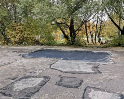 В Рязани заделают ямы на площади Мичурина и двух улицах
