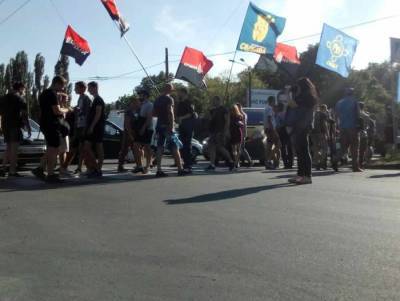 Националисты под Киевом призывают бороться с местными ромами