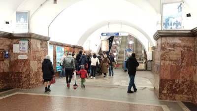 Режим работы станции метро «Площадь Ленина» в Петербурге изменился из-за ремонта эскалатора